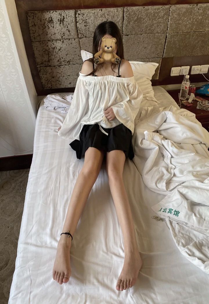 诱人美女的鲜嫩美脚
