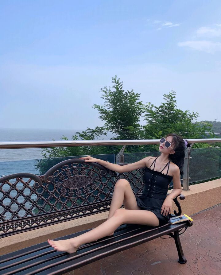 诱人美女的鲜嫩美脚