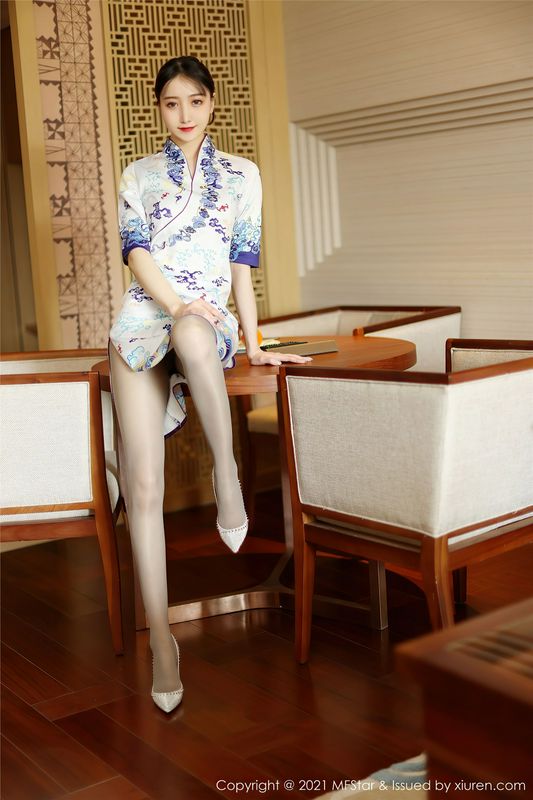 美少女驾驶执照
