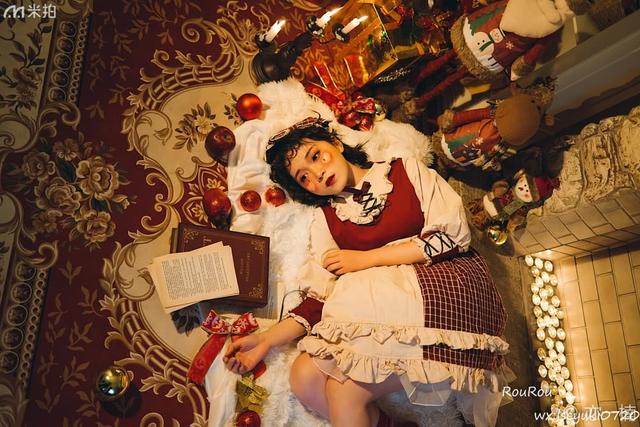 甜系可爱少女的圣诞写真!网友:这是要甜死朕?