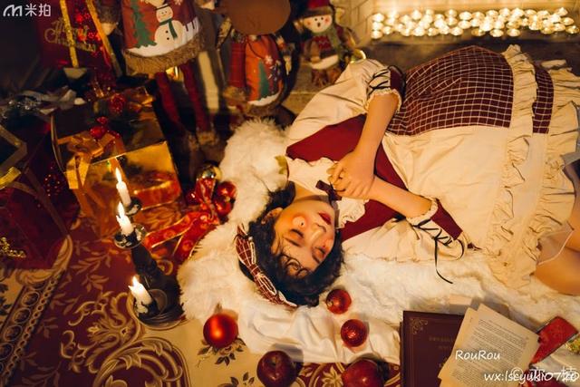 甜系可爱少女的圣诞写真!网友:这是要甜死朕?