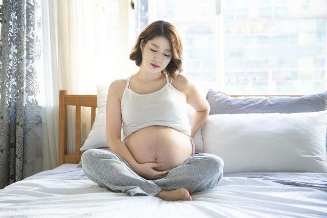 阴毛有啥用?要刮掉吗?由黑变白预示着什么?别害羞,不妨看看