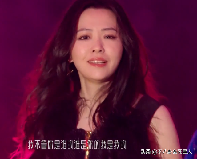 26位女星跨年斗艳:杨幂短裙裹貂,娜扎紧身亮片,个个出狠招