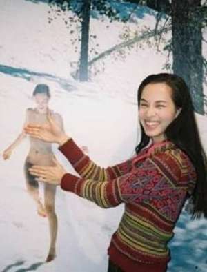 免費分享裸持女孩照片(水原希子寫真美照，因在公路上大膽全裸惹爭議被批發(fā)言實屬有病)