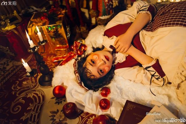 甜系可爱少女的圣诞写真!网友:这是要甜死朕?