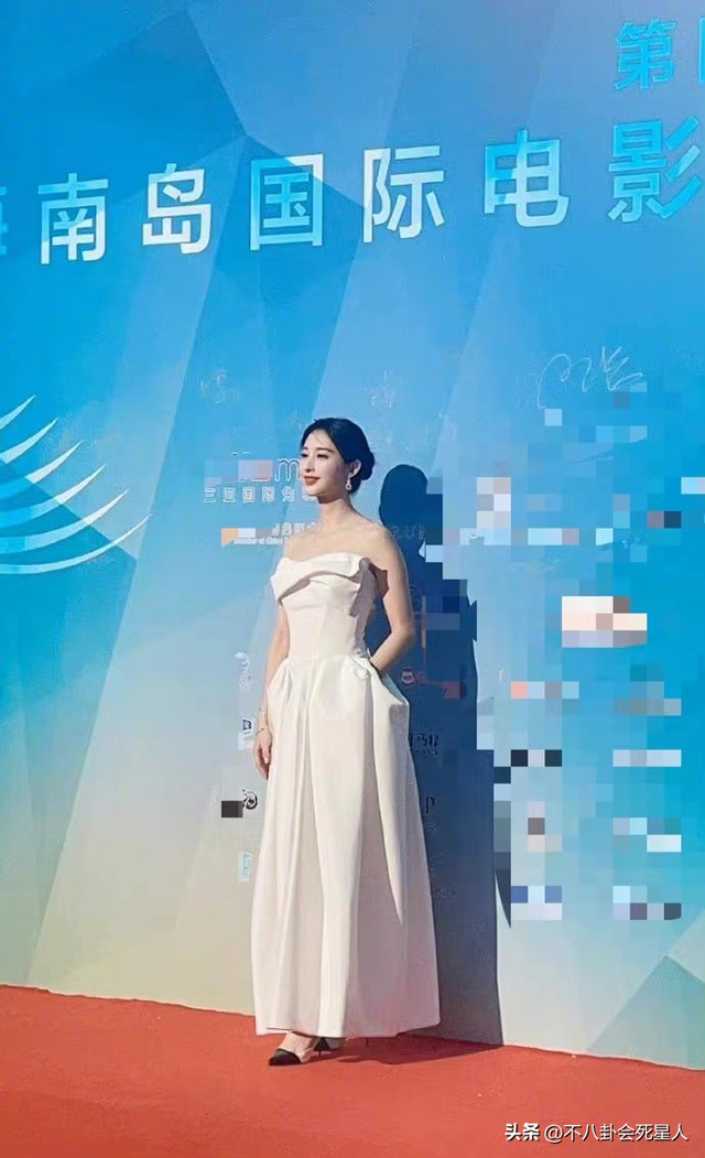 最新女星红毯!佟丽娅透视装性感,文咏珊高开叉,颜丙燕身材丰腴