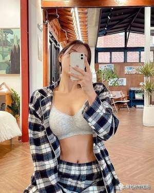 美女美腿(「ins美女」身材完美的大長(zhǎng)腿美女模特寫(xiě)真)