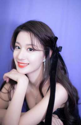 古裝美女視頻(古典美女王楚然，她甜甜的笑容好治愈)
