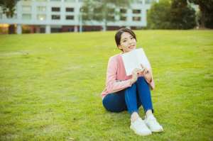 王姓女孩名字大全(王姓女孩起名，簡(jiǎn)單大氣，詩(shī)意浪漫的名字大全)
