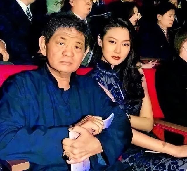 7位“一脱成名”的女星,有人成一线有人嫁豪门,有人成“癫王”