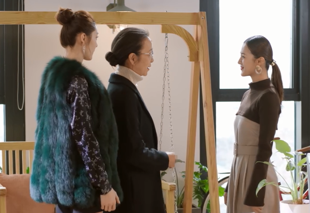 同樣是校對(duì)女孩，李校和河野悅子哪個(gè)更時(shí)尚？
