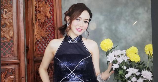 杨思琦凹凸有致身材曲线,性感撩人的同时却又有迷人的古典韵味