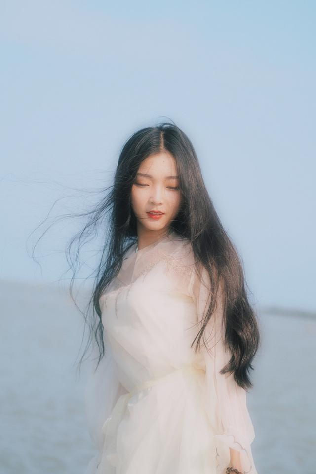 一組海邊舞女寫真，似80年代港星