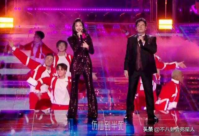 26位女星跨年斗艳:杨幂短裙裹貂,娜扎紧身亮片,个个出狠招