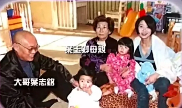 7位“一脱成名”的女星,有人成一线有人嫁豪门,有人成“癫王”