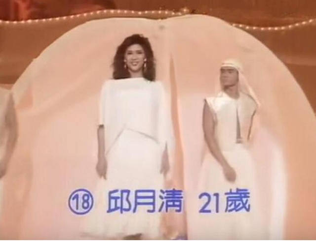 7位“一脱成名”的女星,有人成一线有人嫁豪门,有人成“癫王”