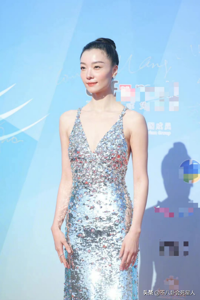最新女星红毯!佟丽娅透视装性感,文咏珊高开叉,颜丙燕身材丰腴