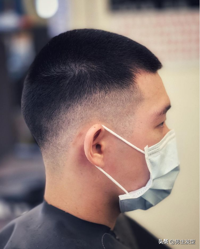 男人過了40歲，建議剪這3款發(fā)型，穩(wěn)重帥氣不油膩