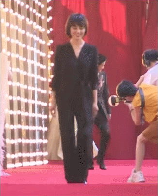 恭喜！女星红毯斗艳“风向”变了，捂得严实还艳压群芳，才是真美