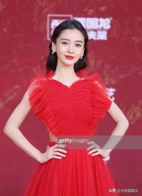 女明星紅毯(恭喜女星紅毯斗艷“風(fēng)向”變了，捂得嚴(yán)實(shí)還艷壓群芳，才是真美)