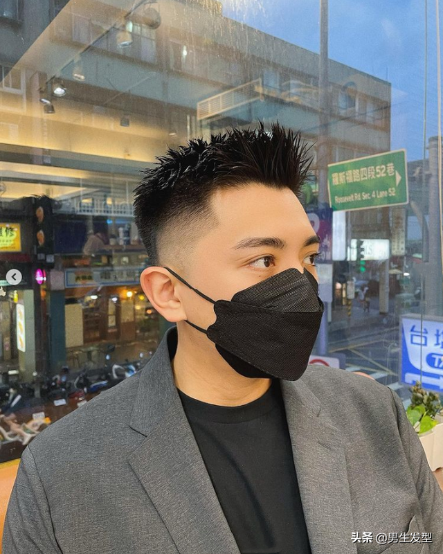 男人過了40歲，建議剪這3款發(fā)型，穩(wěn)重帥氣不油膩