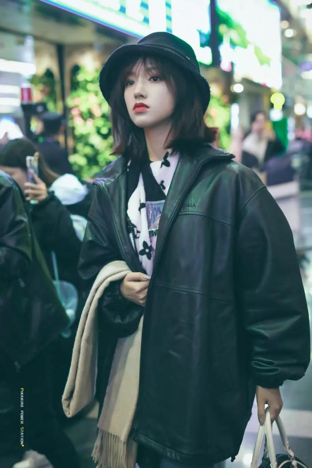 这个98年生的大胸萝莉,当过蔡徐坤导师,和王一博跳过舞:这是妖精转世吧