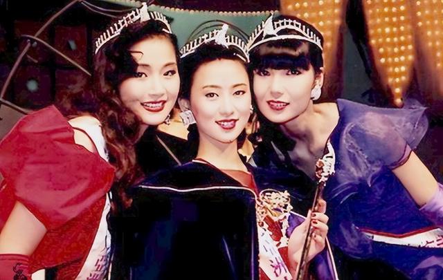 7位“一脱成名”的女星,有人成一线有人嫁豪门,有人成“癫王”