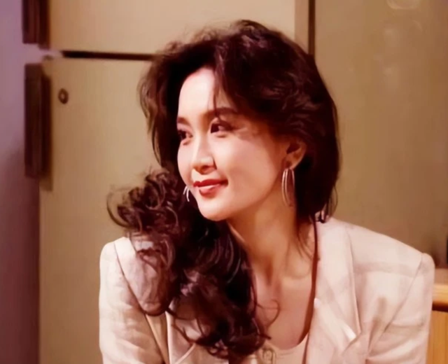 7位“一脱成名”的女星,有人成一线有人嫁豪门,有人成“癫王”
