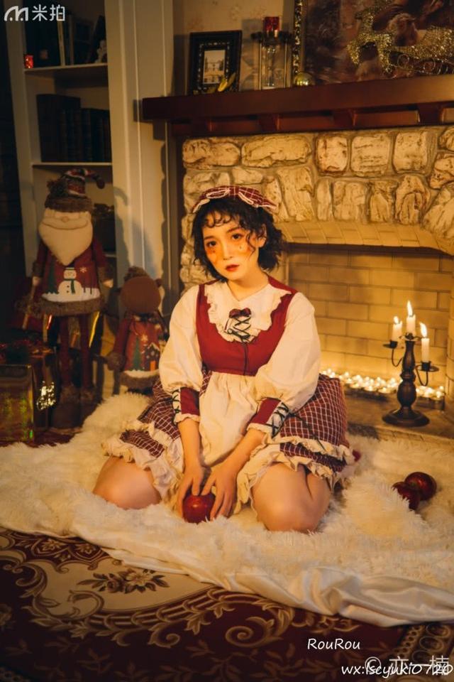 甜系可爱少女的圣诞写真!网友:这是要甜死朕?