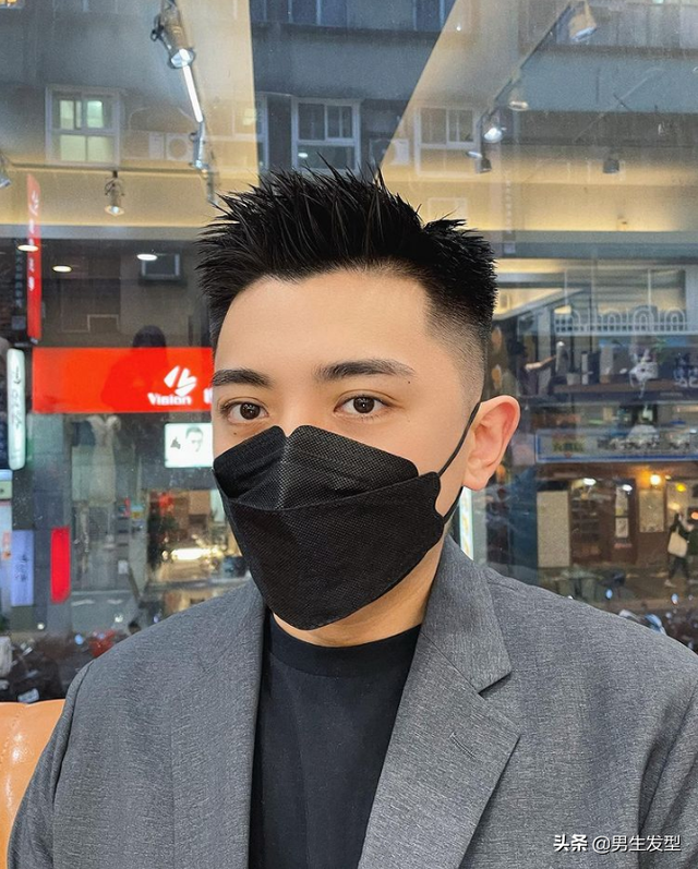 男人過了40歲，建議剪這3款發(fā)型，穩(wěn)重帥氣不油膩