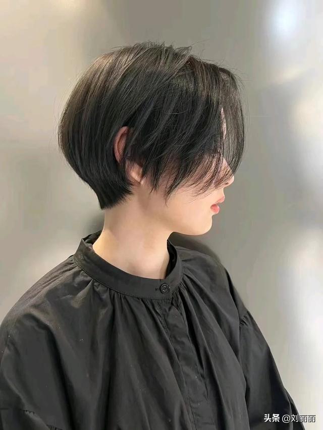 立体层次、波波头、狼尾、锁骨烫,你的发型选对了吗