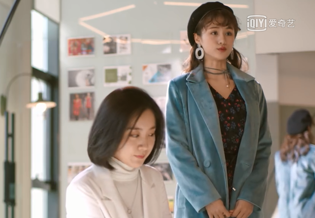 同樣是校對(duì)女孩，李校和河野悅子哪個(gè)更時(shí)尚？