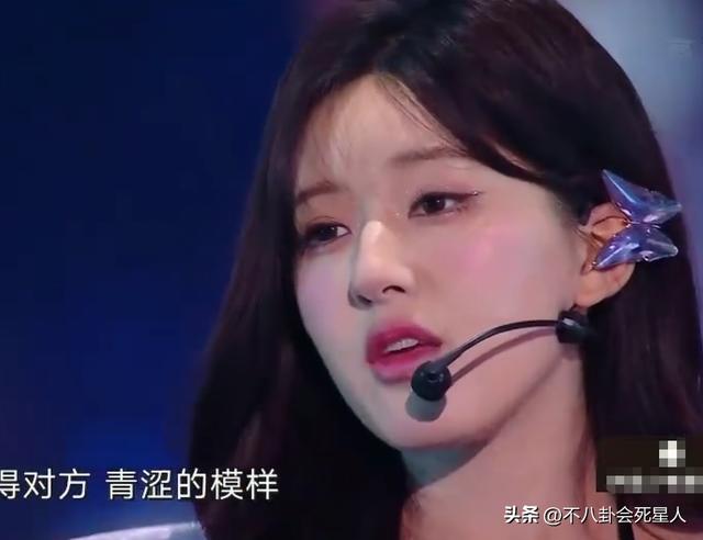 26位女星跨年斗艳:杨幂短裙裹貂,娜扎紧身亮片,个个出狠招
