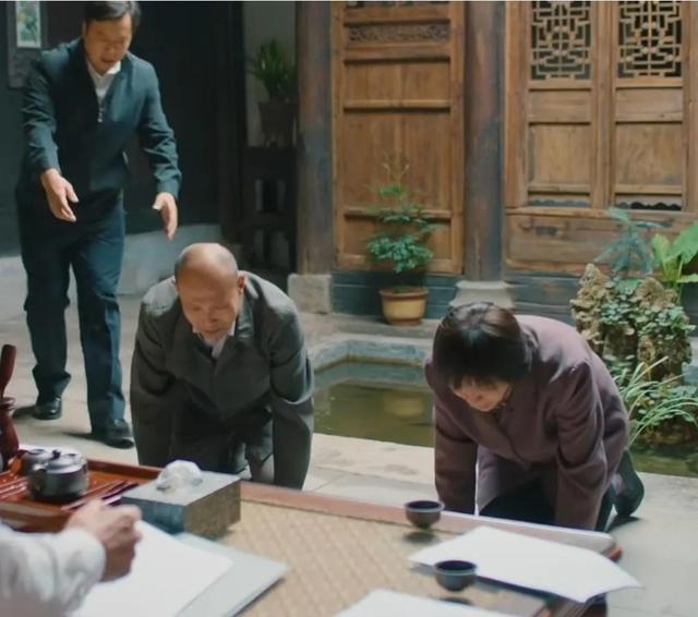 谁更好看?赵丽颖《幸福到万家》VS王茜华《当家的女人》