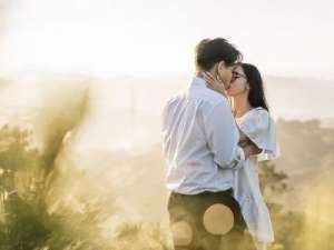 女生能記一輩子的禮物(中秋表白送什么？4種禮物驚艷她)