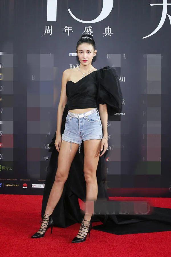 一双脚毁全身,女明星雷人高跟鞋,有的土成村货,有的像包粽子