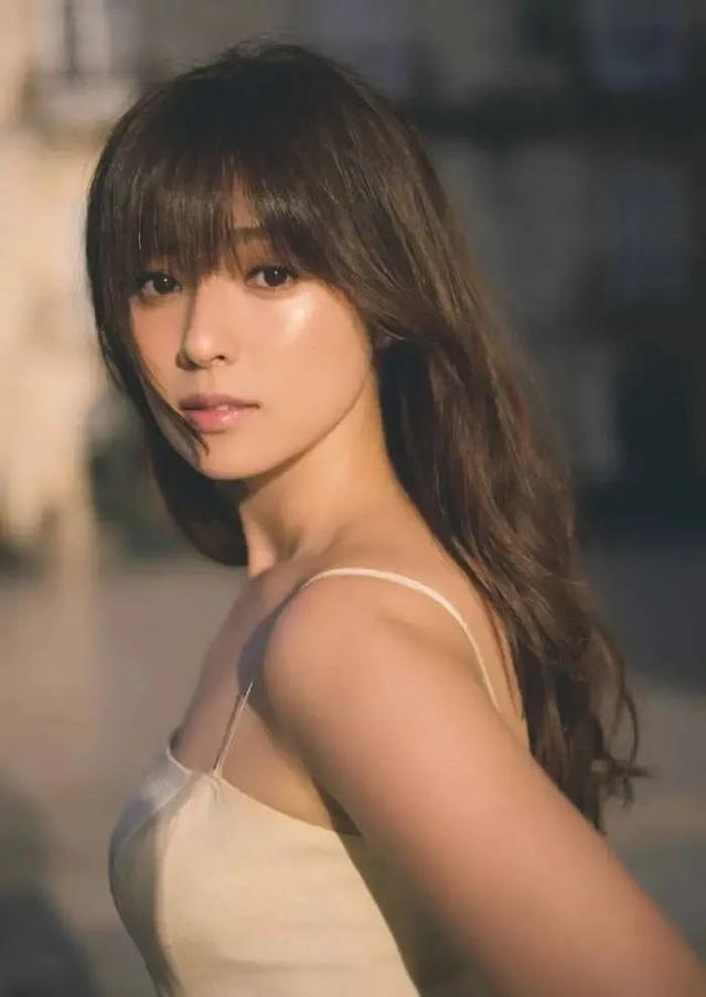 日本拥有“魔鬼身材”的女星!美腿太逆天了