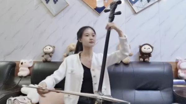 一个女孩,一把曲胡,70万粉丝……