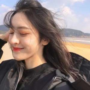海邊的女人(氣質(zhì)女生海邊微信頭像獨(dú)一無二)