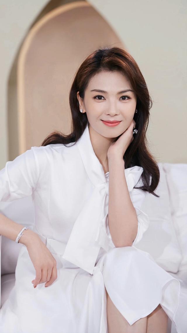 越老越漂亮的5位女星,年轻时长得一般,年纪大了反而更美了