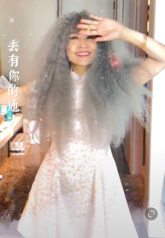 浪姐30位姐姐身材太火辣!蚂蚁腰蜜桃臀马甲线,又美又辣一饱眼福