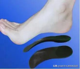 这些女明星的脚太吓人了!高跟鞋下,拇指外翻到底有多疼?