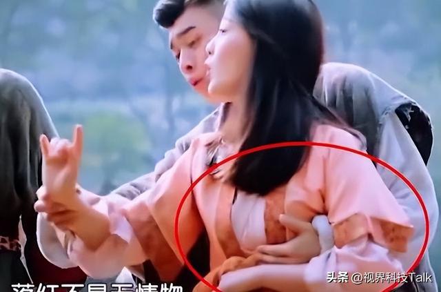 强吻、摸胸、掀裙底,这些男星究竟是真敬业,还是借戏揩油?