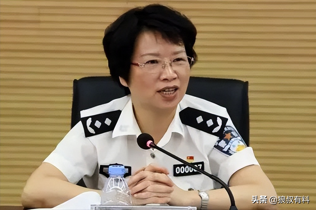 50万“最美屁股”,399万美容保健,5位女官“美容腐败”有多贪?
