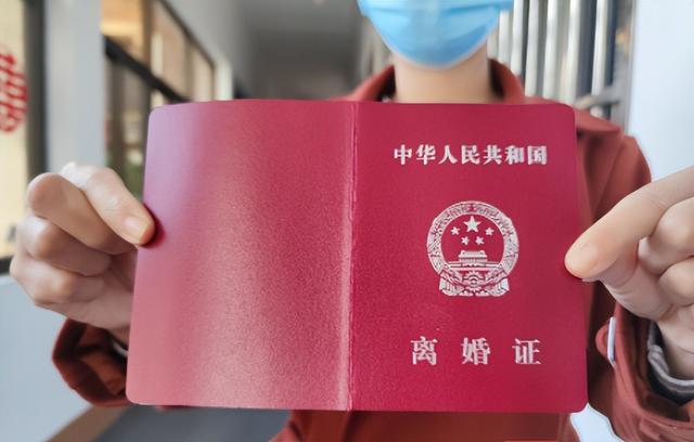 辽宁“翘臀女局长”落马:涉案近10亿,花数百万整容,情夫40余人