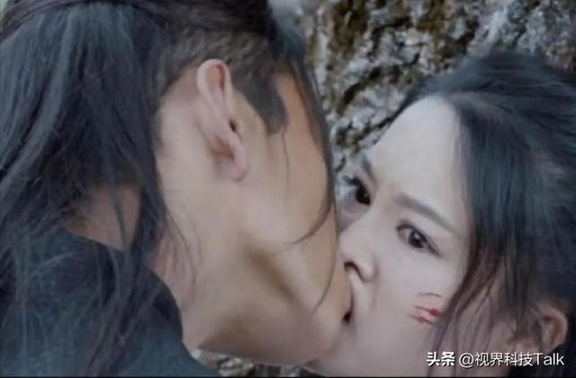 强吻、摸胸、掀裙底,这些男星究竟是真敬业,还是借戏揩油?
