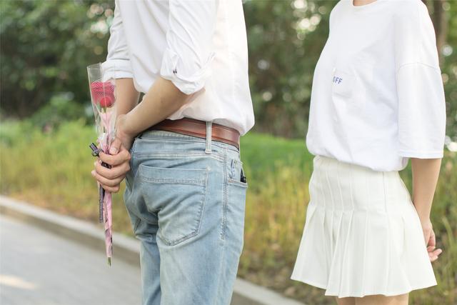 心理学:会撒娇,是女人的一种特殊本领,可以让男人爱你无法自拔