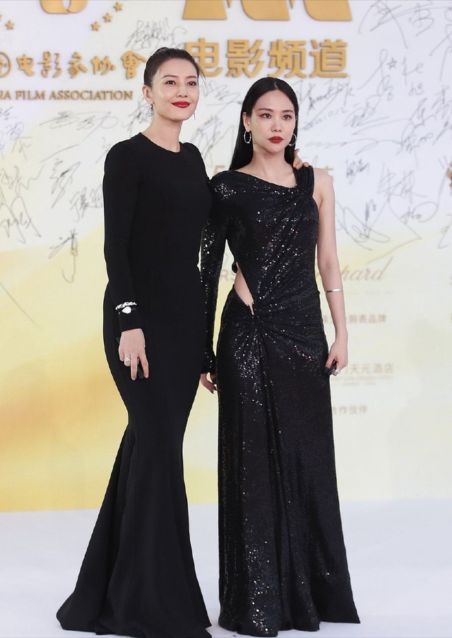 金鸡奖4大气质女神:文咏珊美艳绝伦、曾黎又御又飒、倪妮排骨胸