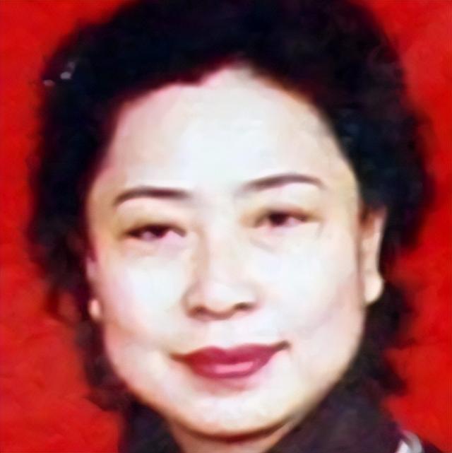 辽宁“翘臀女局长”落马:涉案近10亿,花数百万整容,情夫40余人
