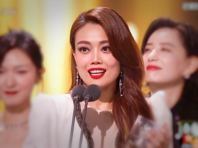 越老越漂亮的5位女星,年轻时长得一般,年纪大了反而更美了